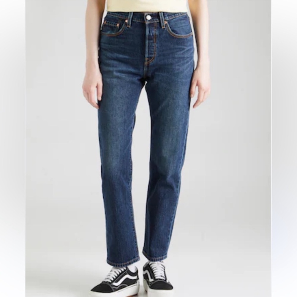 Levi’s 501 Jeans Straight Leg Women’s Size 32 Dark Wash Denim Relaxed Fit